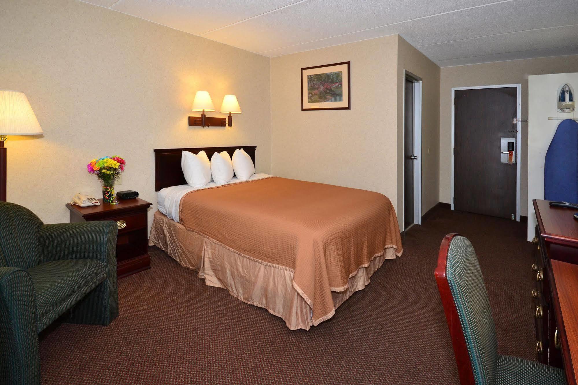 Howard Johnson By Wyndham Saugerties Exteriör bild