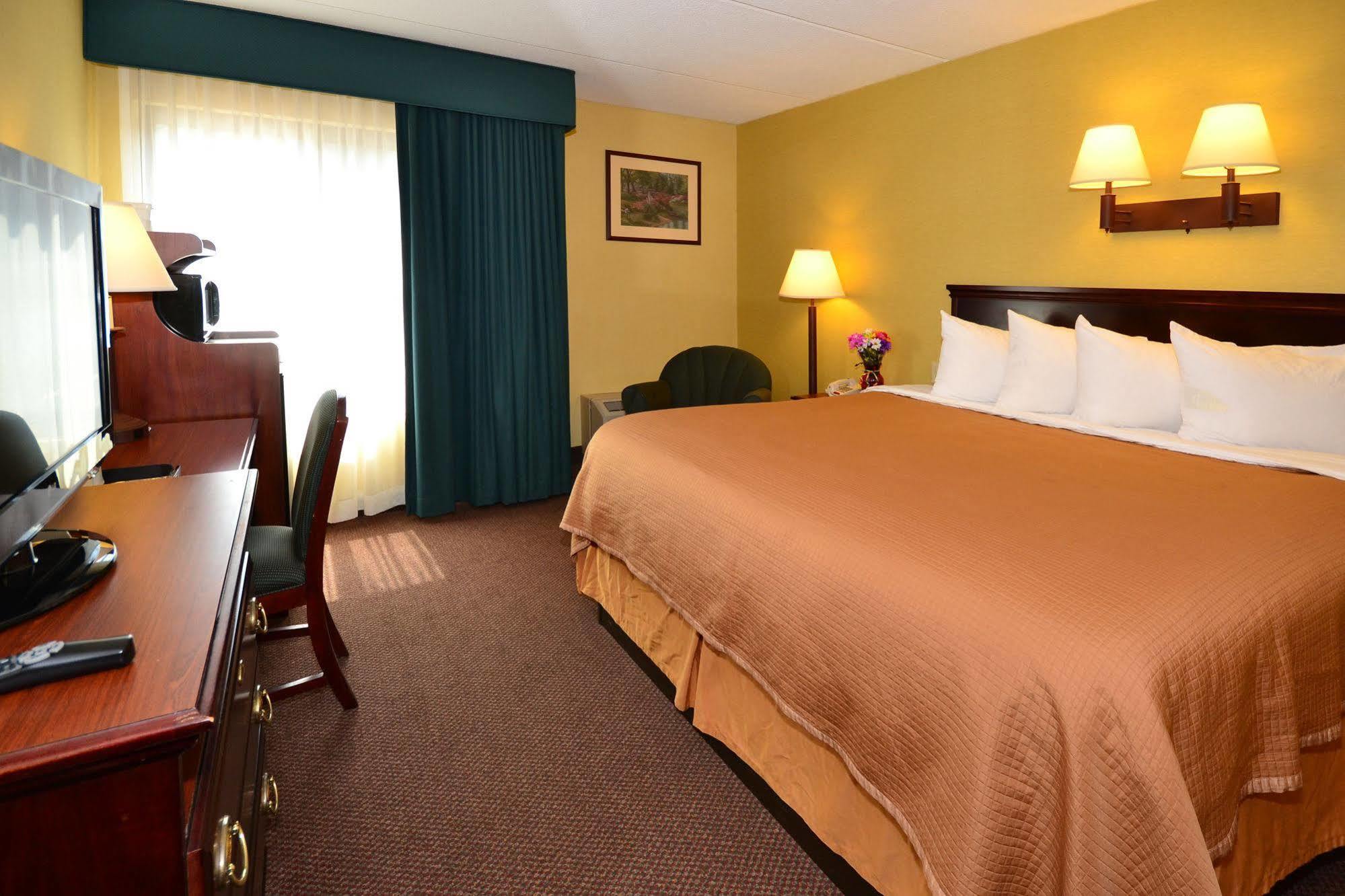 Howard Johnson By Wyndham Saugerties Exteriör bild